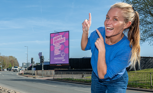 Davinia pointing towards WillPowders artwork